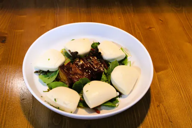 Мантуутай өвчүү / Beef Buns