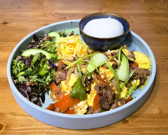 Beef with Fried Eggs